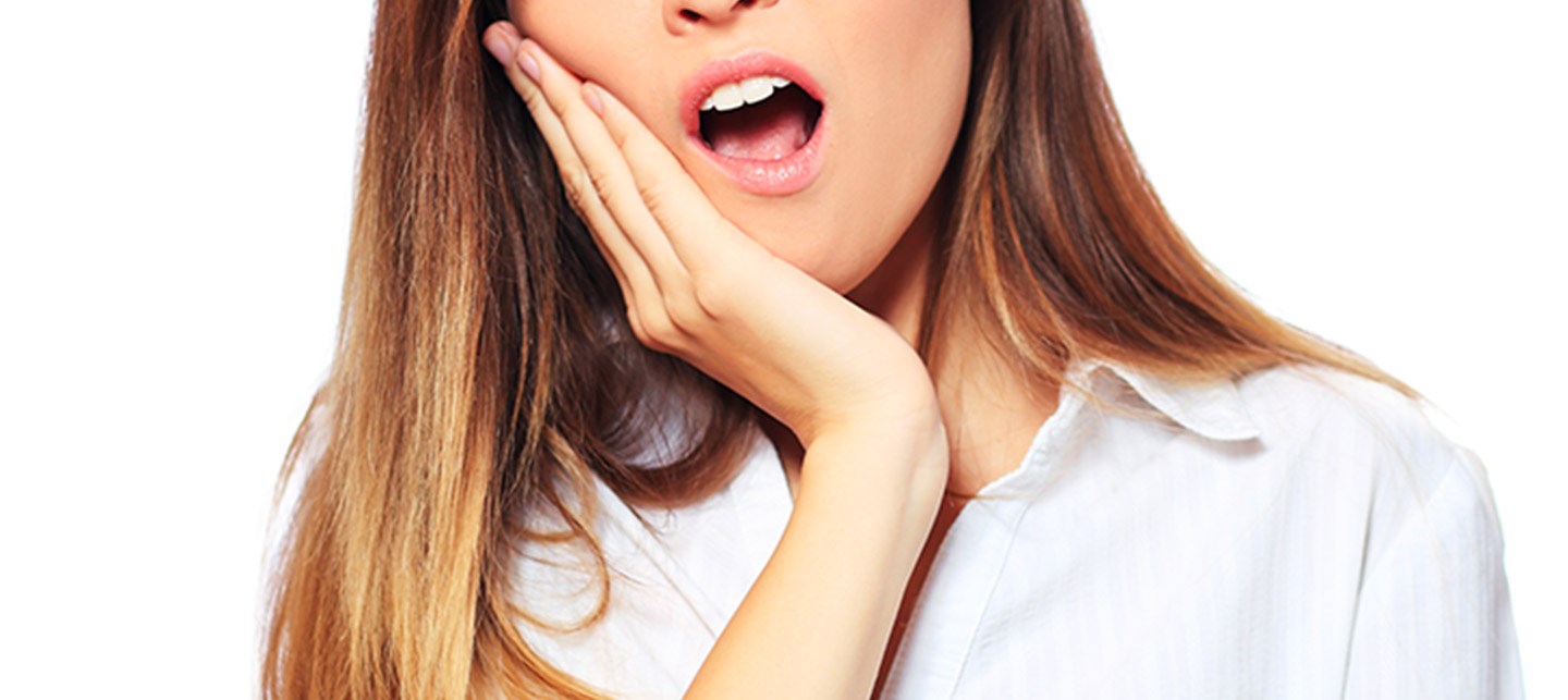 Mulher com dor de dentes – Problemas na Boca